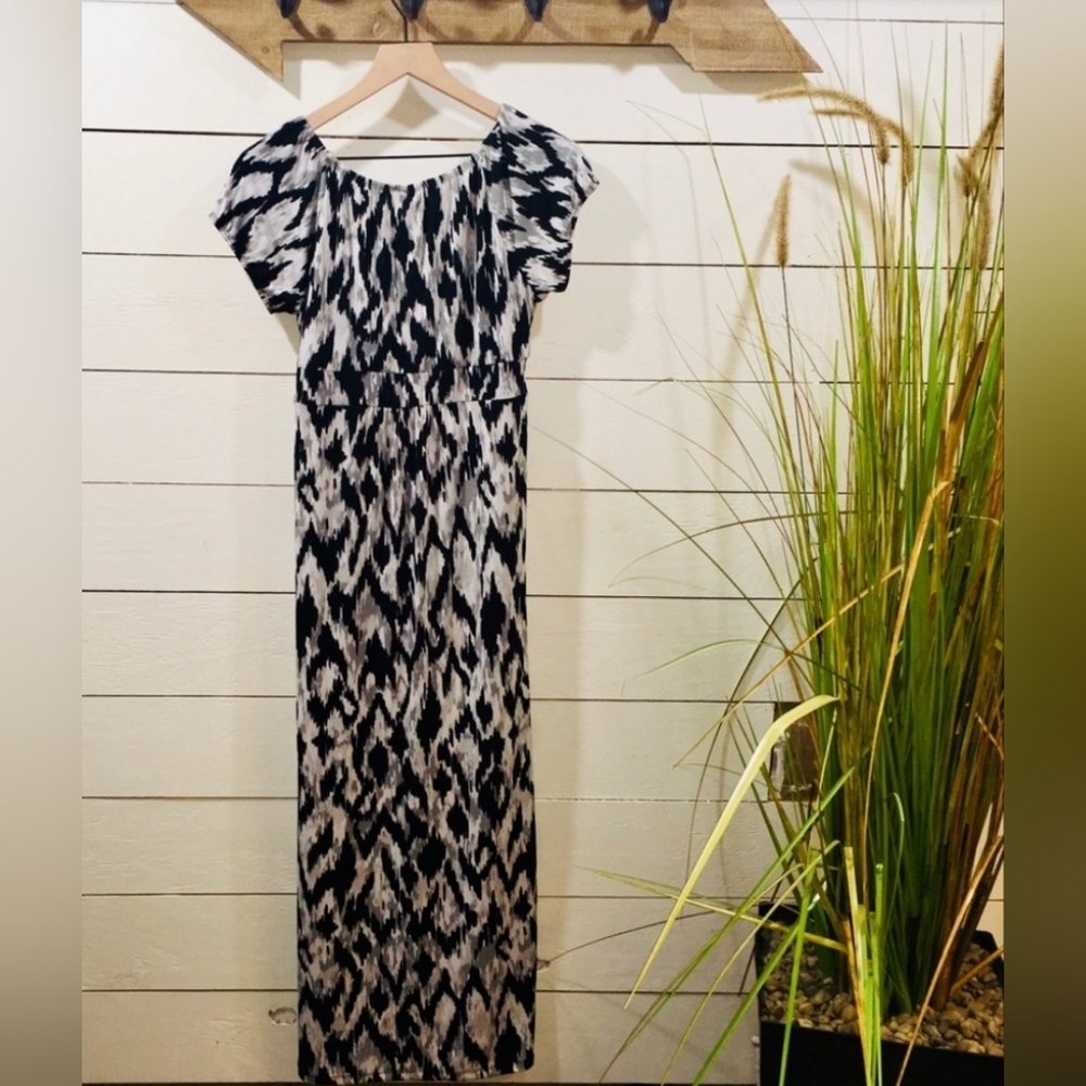 🖤🤍Cato Girl Maxi Dress 🤍🖤